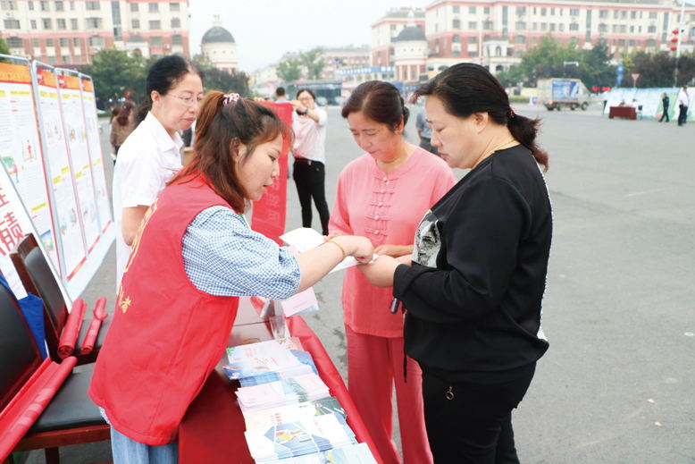 2020年食品安全宣傳周集中宣傳活動(dòng)現(xiàn)場(chǎng)