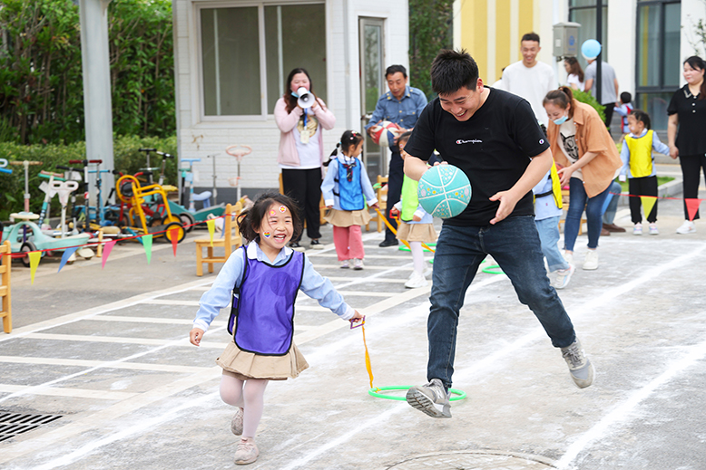 縣幼兒園向陽(yáng)分園舉辦親子運(yùn)動(dòng)會(huì)