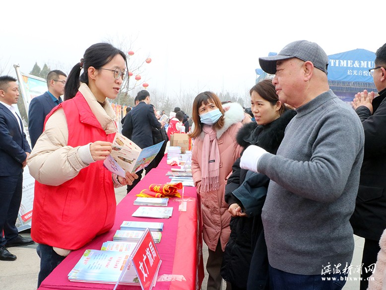 縣文廣旅局開展“文明旅游誠(chéng)信消費(fèi)”宣傳實(shí)踐活動(dòng)